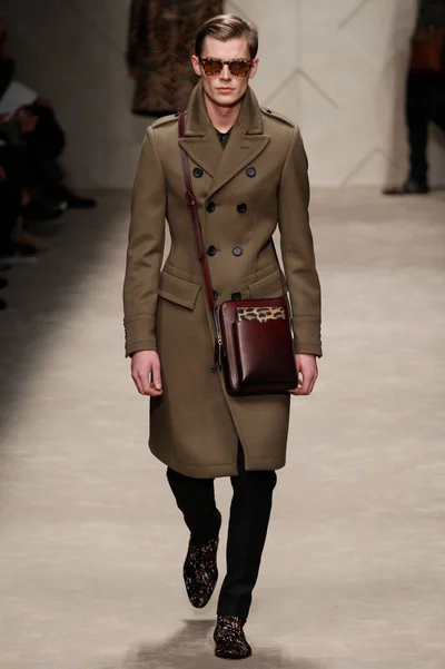 Look 19